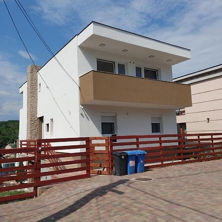 Fiesta Apartman 미슈콜츠 외부 사진