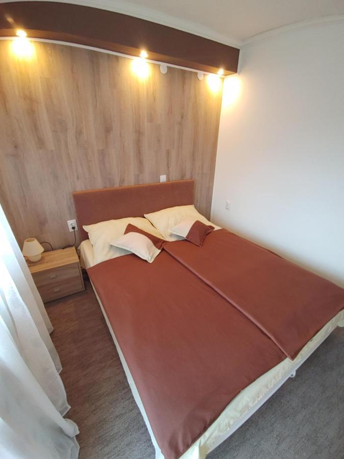 Fiesta Apartman 미슈콜츠 외부 사진