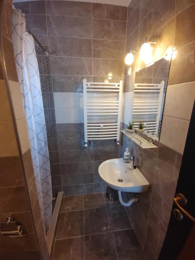 Fiesta Apartman 미슈콜츠 외부 사진