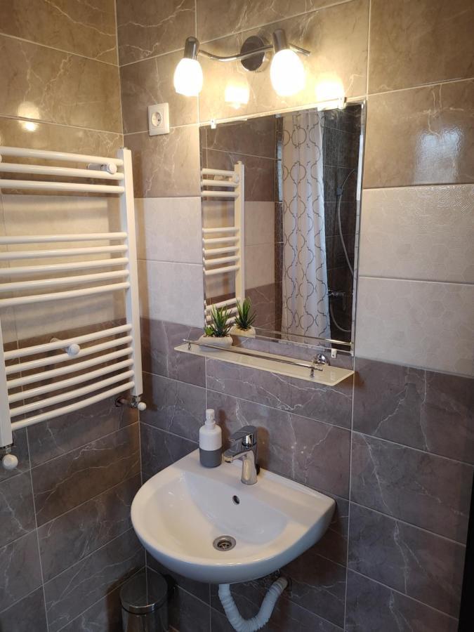 Fiesta Apartman 미슈콜츠 외부 사진