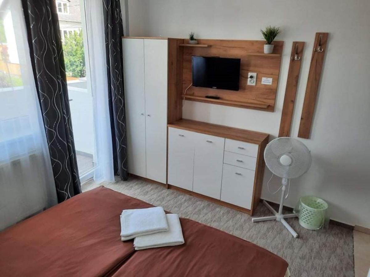 Fiesta Apartman 미슈콜츠 외부 사진