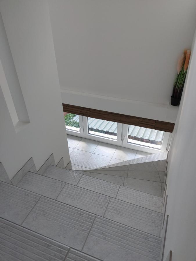 Fiesta Apartman 미슈콜츠 외부 사진